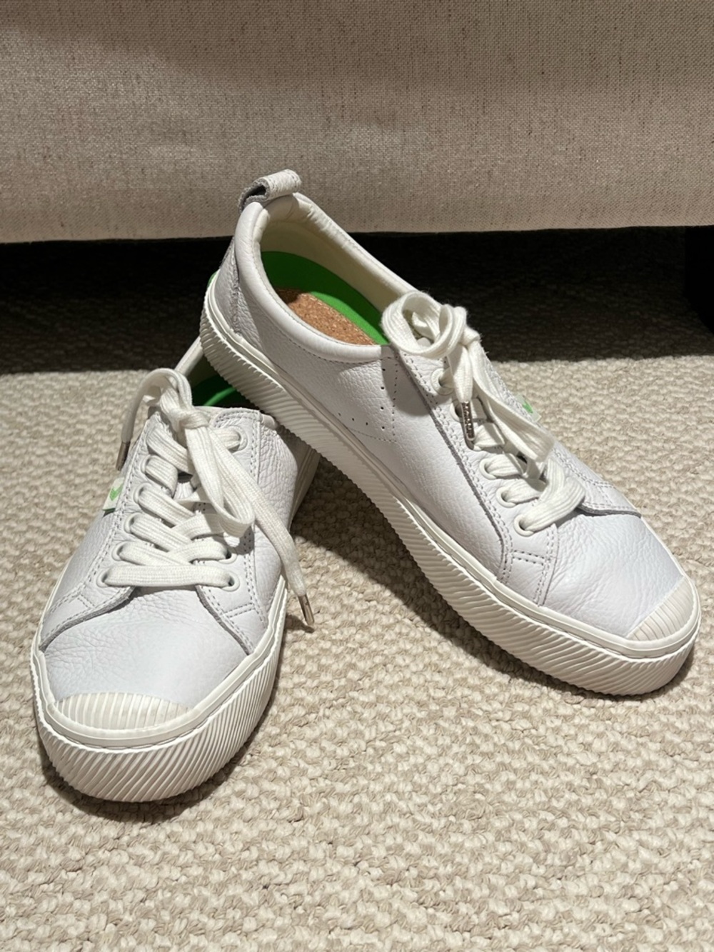 Cariuma OCA Low model white leather sneakers | Size 9.5 | Lightly Worn | - Picture 5 of 11